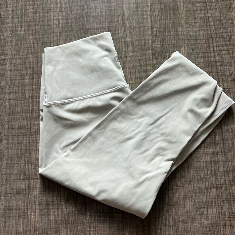 Lululemon wunder under size 4